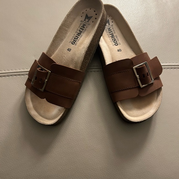 Chestnut Mephisto Mabel slides. Euro size 40. - Picture 1 of 5